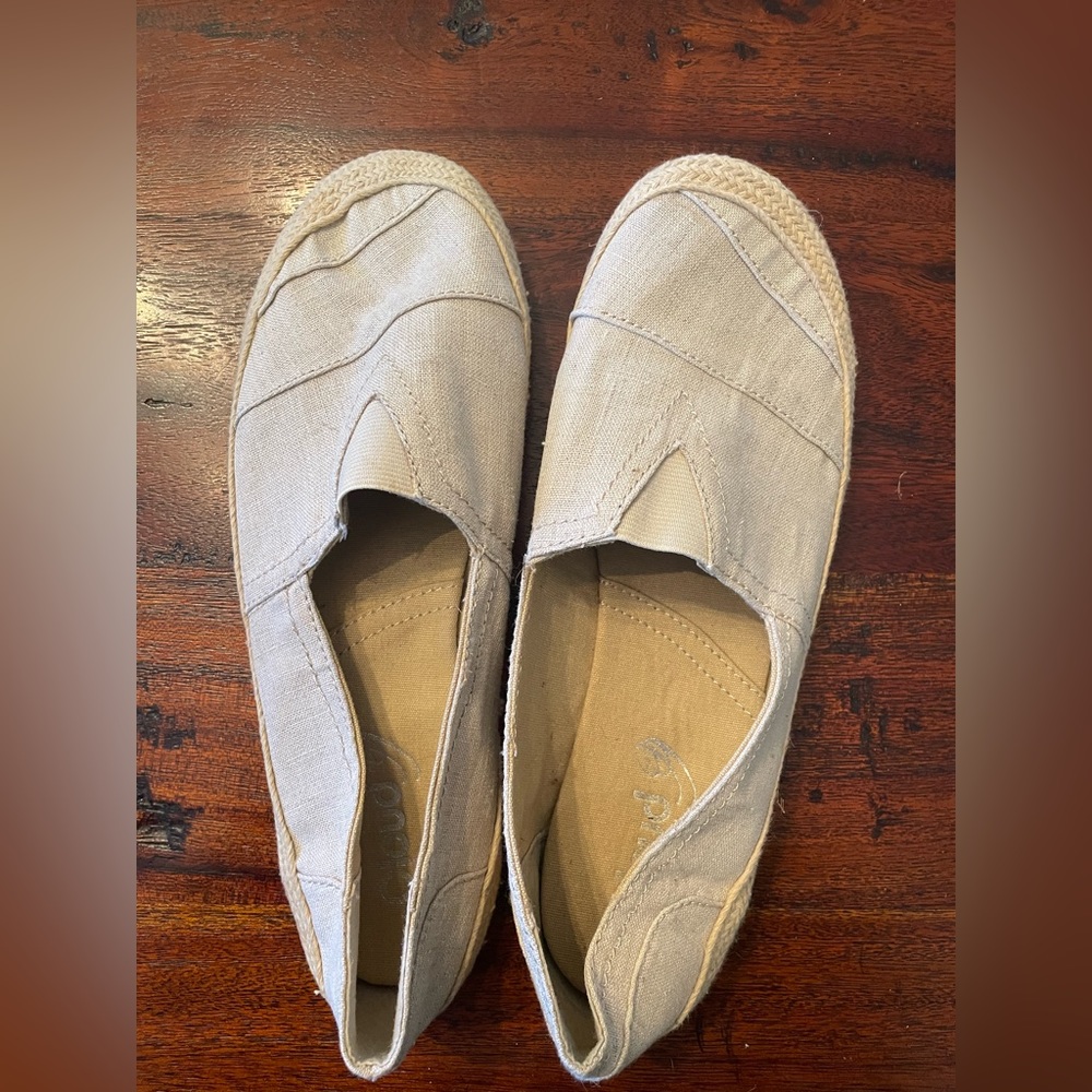 Cloud 9 slip on flats